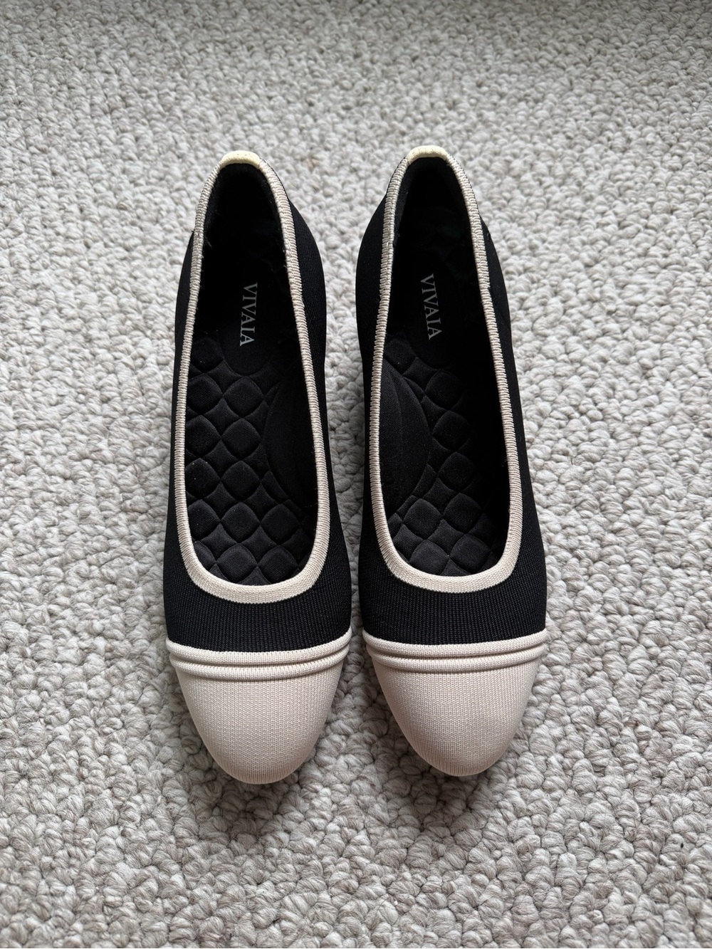 NWOB Vivaia Julie Pro Two-Tone Black and Almond Toe Block Heel Pump